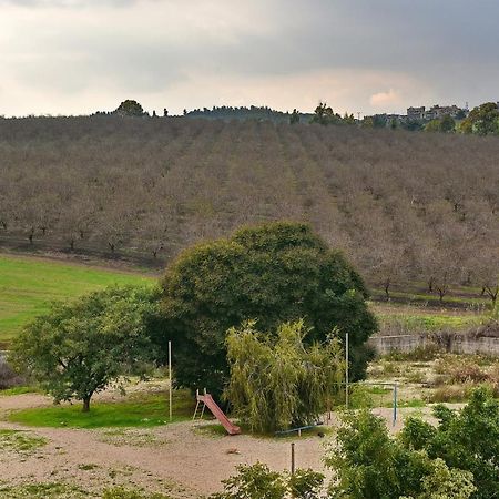 Pearl Of The Valley Hotel Kfar Tavor Exterior foto