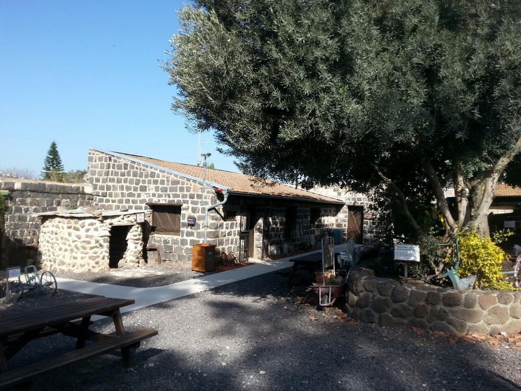 Pearl Of The Valley Hotel Kfar Tavor Exterior foto