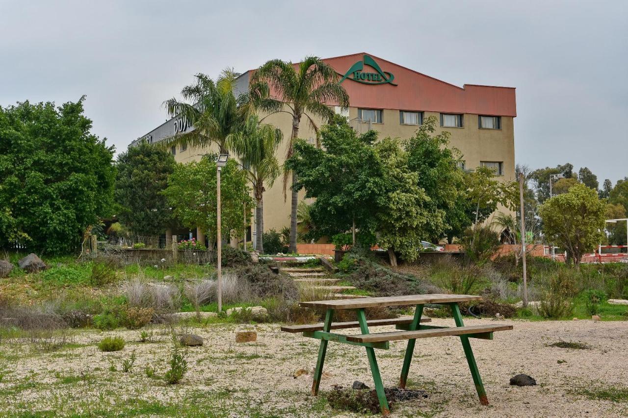 Pearl Of The Valley Hotel Kfar Tavor Exterior foto