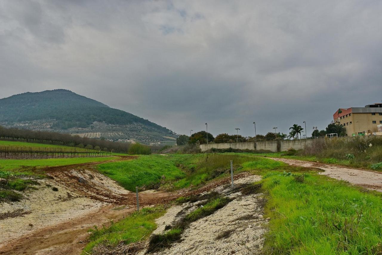 Pearl Of The Valley Hotel Kfar Tavor Exterior foto