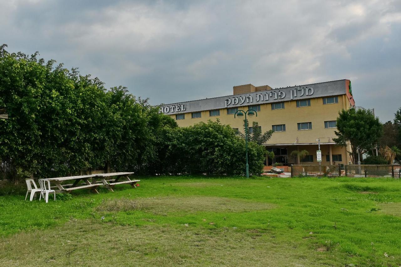 Pearl Of The Valley Hotel Kfar Tavor Exterior foto