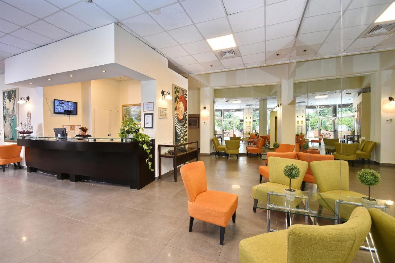 Pearl Of The Valley Hotel Kfar Tavor Exterior foto