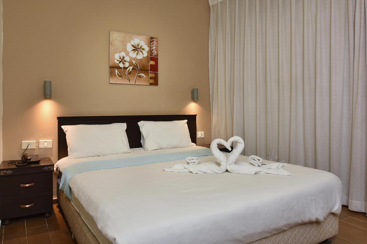 Pearl Of The Valley Hotel Kfar Tavor Exterior foto